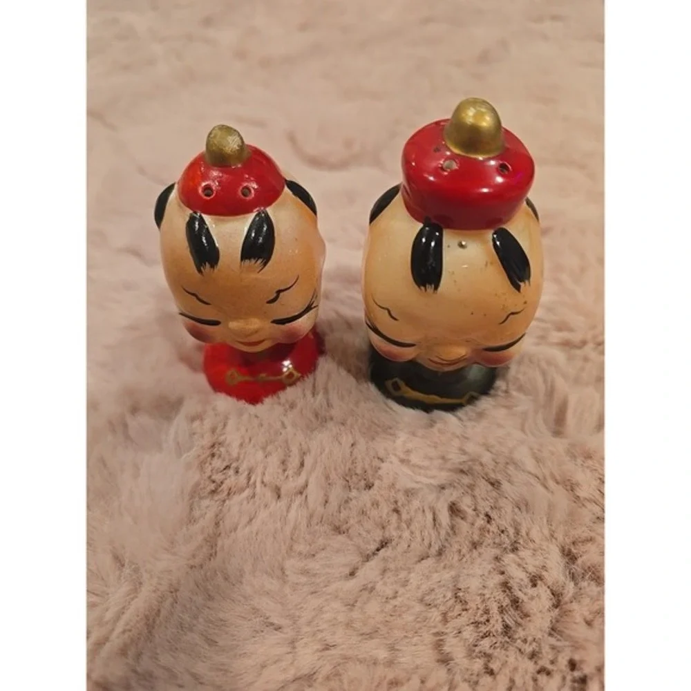 Vintage 1950s Porcelain Ceramic Salt & Pepper Shakers Asian‎ Heads Boy Girl